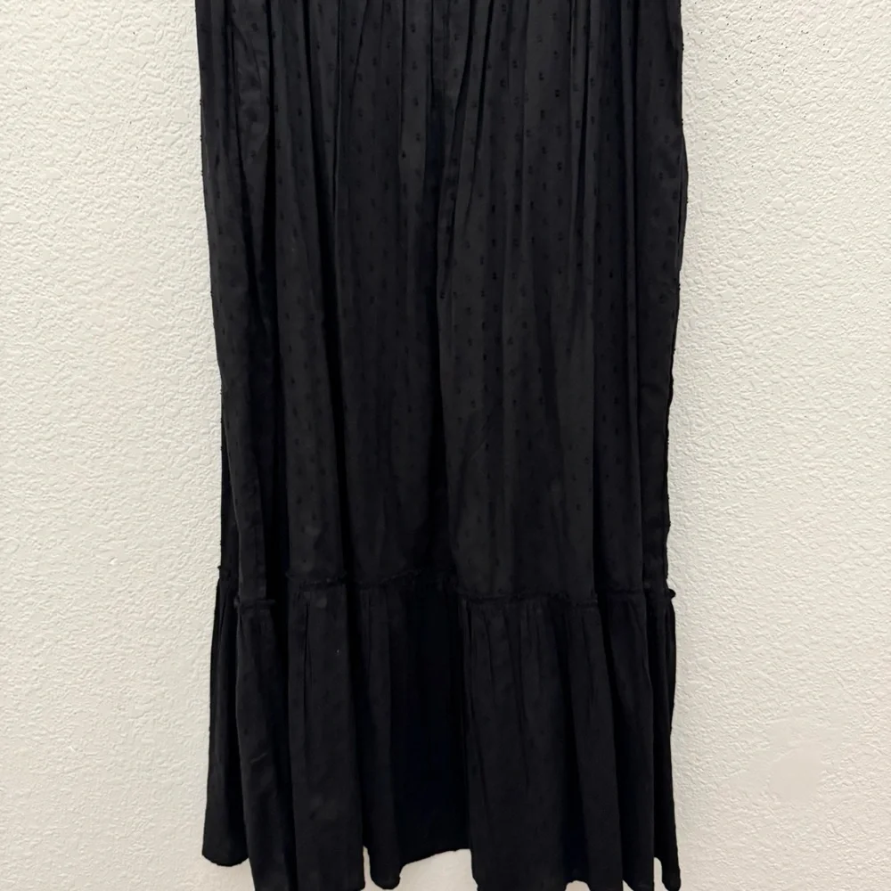 Old Navy Sleeveless Waist Defined Embroidered Clip Dot Maxi Dress Black NWT - Picture 13 of 16